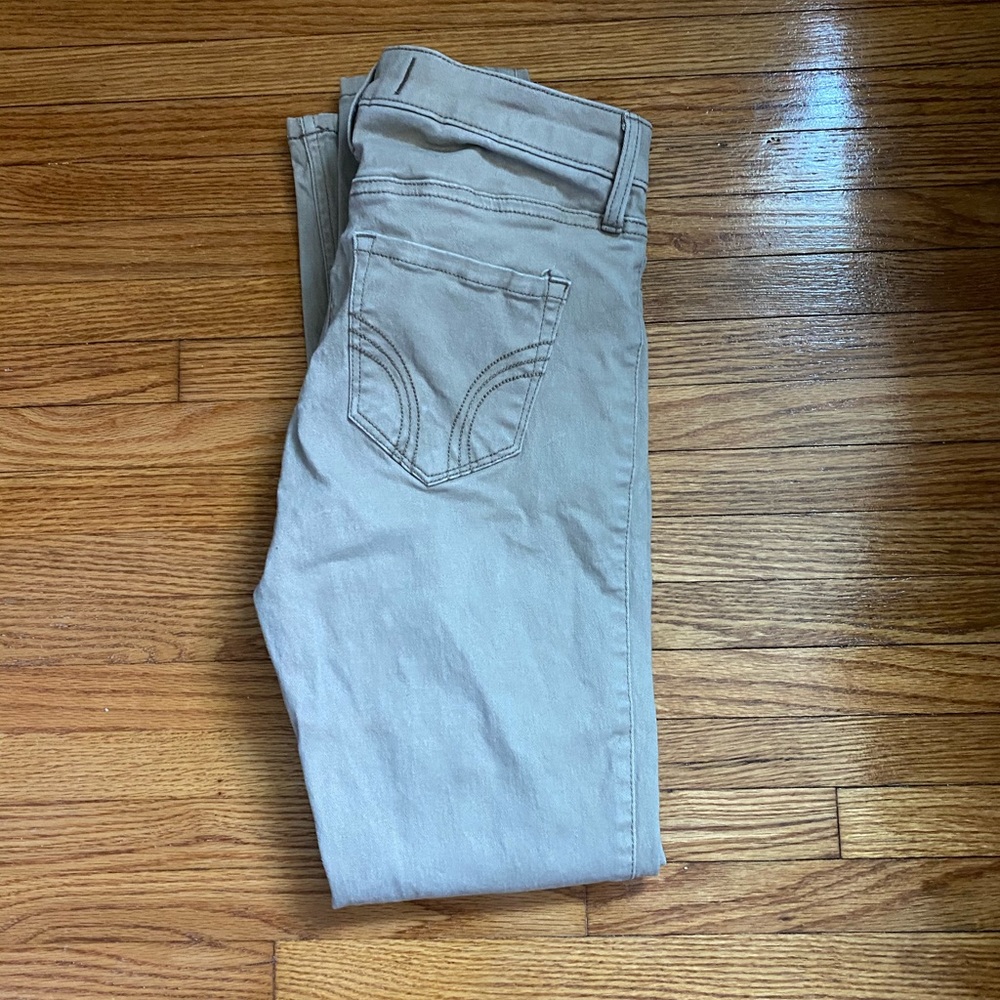 Khaki Hollister Low Rise Skinny Jeans/Jeggings